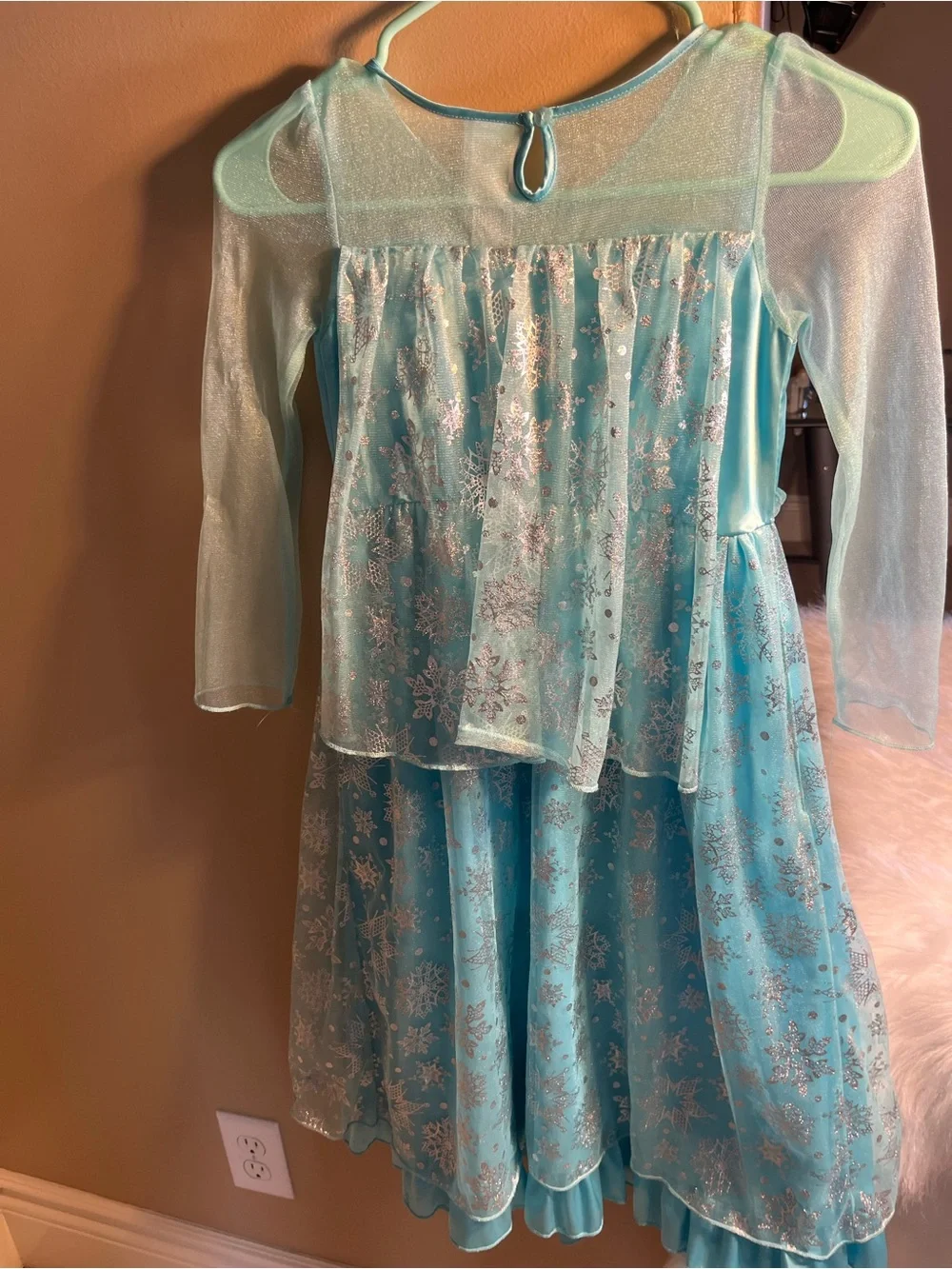 Disney Store Frozen Nightgown.  Size 5/6 - Picture 8 of 10